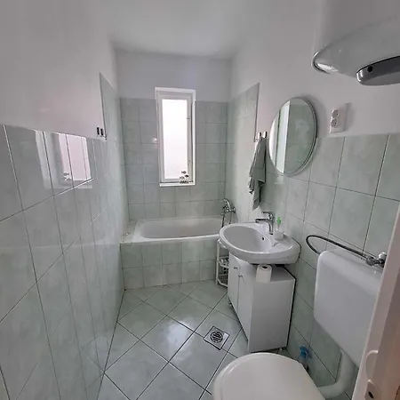 Sarga311 Ueduelohaz Case de vacanță