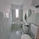 Sarga311 Ueduelohaz Holiday home