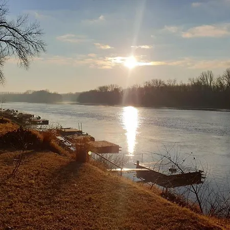 Sarga311 Ueduelohaz * Szeged