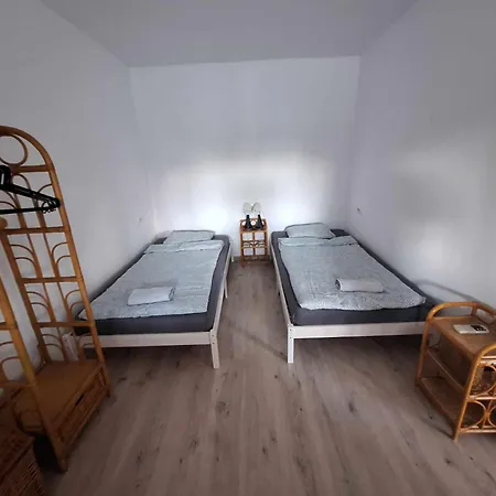 Sarga311 Ueduelohaz Holiday home