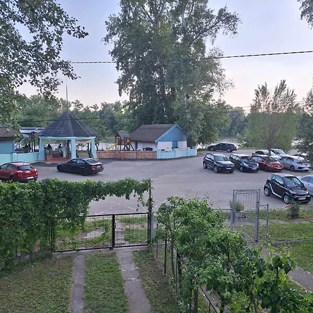 Sarga311 Ueduelohaz Holiday home